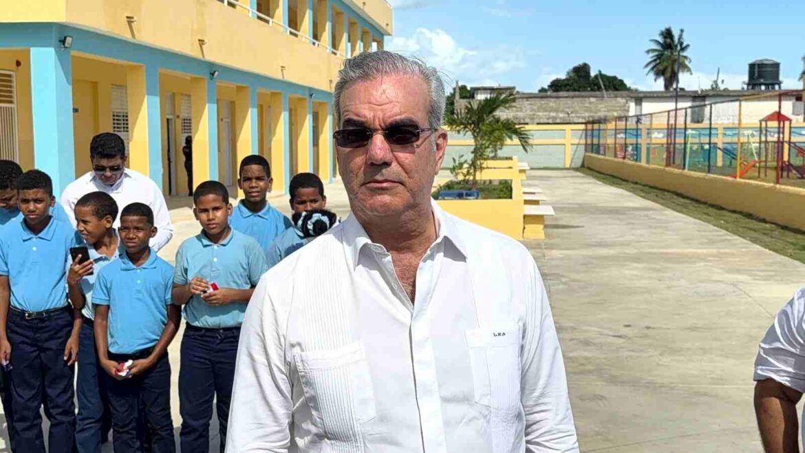 Abinader: «A los antisociales con órdenes de arresto que se entreguen las autoridades ya los tienen ubicados y los están buscando»